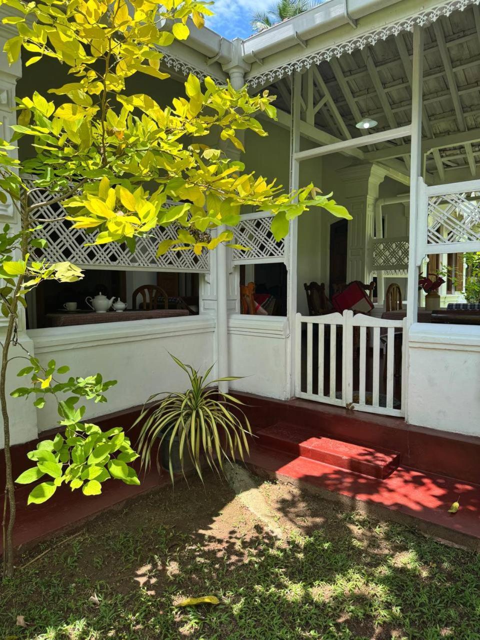 Grand Villa Хіккадува Екстер'єр фото