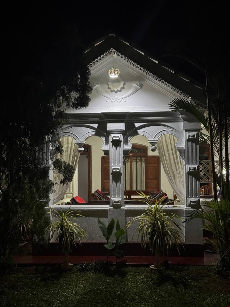 Grand Villa Хіккадува Екстер'єр фото